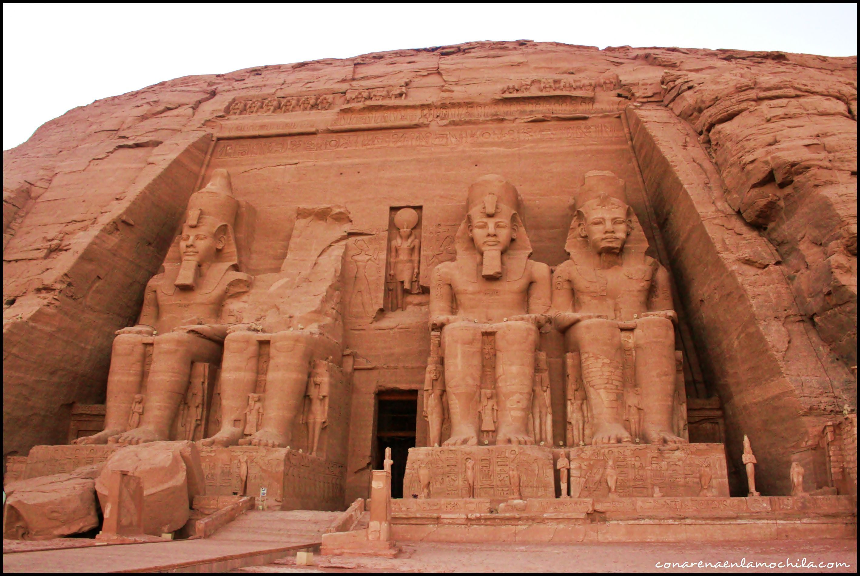10-lugares-imprescindibles-en-una-visita-a-egipto-con-arena-en-la-mochila